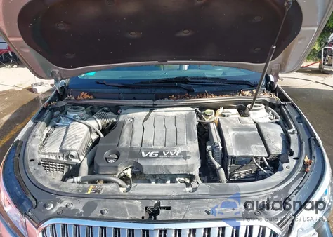 2016 Buick Lacrosse Sport Touring z USA, uszkodzony, nr VIN 1G4G45G35GF245847